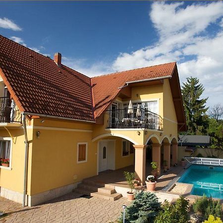 Villa Mikes שיופוק מראה חיצוני תמונה